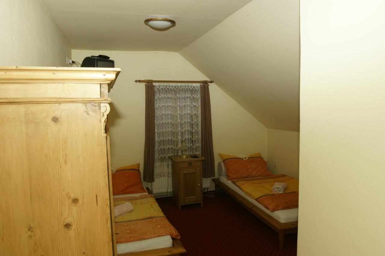 Hotel U Zlateho Andela Pardubice Oda fotoğraf
