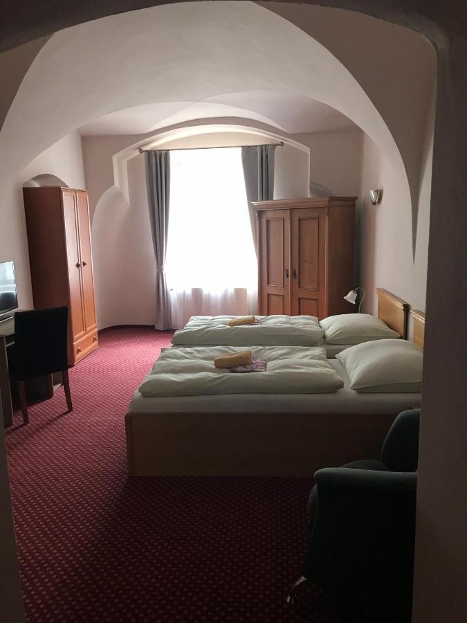 Hotel U Zlateho Andela Pardubice Dış mekan fotoğraf