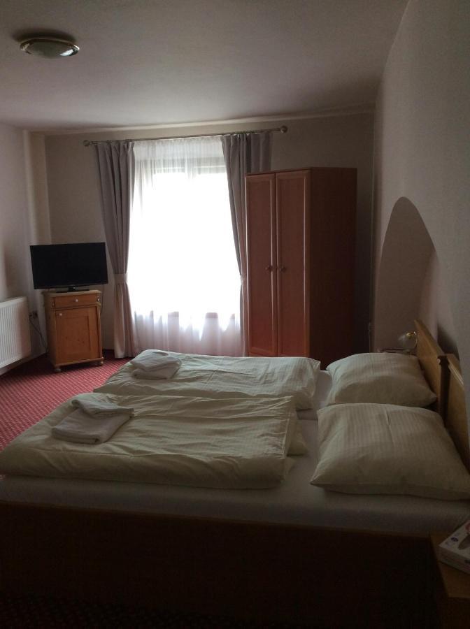 Hotel U Zlateho Andela Pardubice Dış mekan fotoğraf